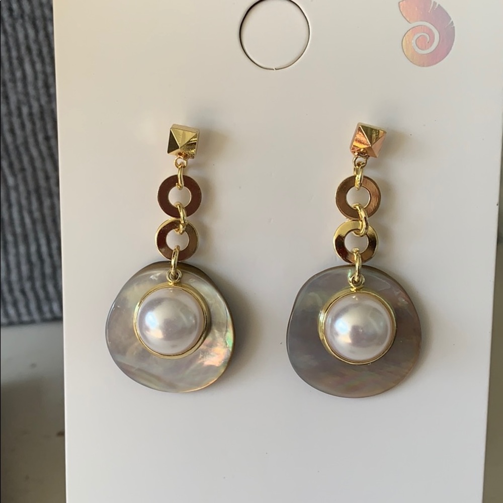 New Zealand Sea Shell Earrings - Picture 2 of 3